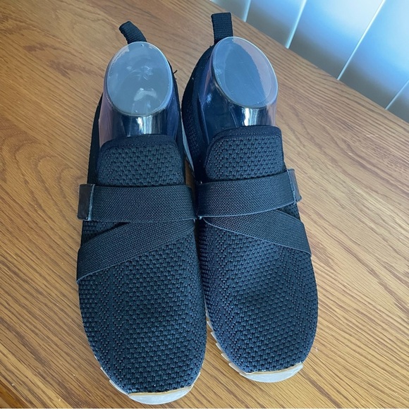 Born Newbury Slip-On Sneaker Black Size 10 - Picture 8 of 16